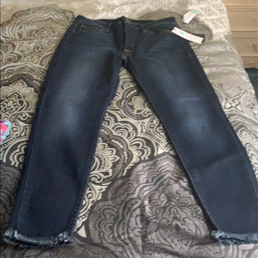 Ankle ripped dark denim